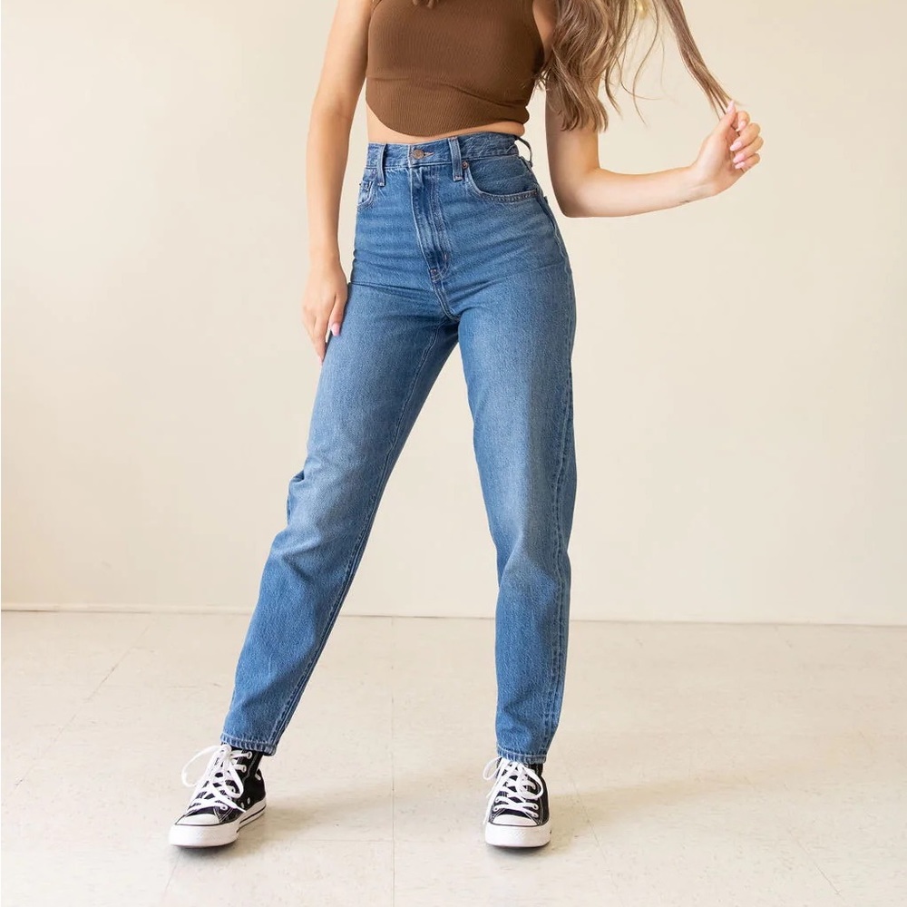 NWT Levi’s High Loose Taper Jeans